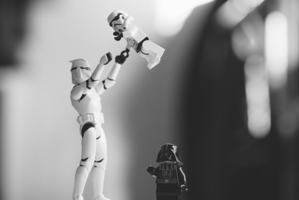 Mit Humor und Herz: Lustige Glückwünsche zum Namenstag für Familie und Freunde